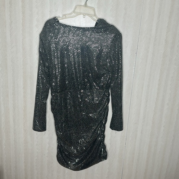 ❤️ 🆕 SILVER DOT SIDE RUCHED DRESS size 3XL - Picture 7 of 8